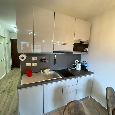 Bilocale Con Terrazzo E Vista Spettacolare Sui Monti Apartamento