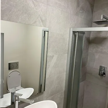 Apartamento Bilocale Con Terrazzo E Vista Spettacolare Sui Monti *